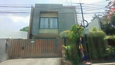 Jual Rumah Cantik LT 242 m2 di Kebayoran Lama, Jakarta Selatan