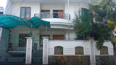 Jual Rumah Cantik Luas 350 m2 di Tomang, Jakarta Barat