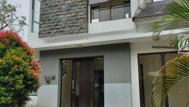 Rumah 2 Lantai Rapi Siap Huni Di Cluster Viola Graha Raya