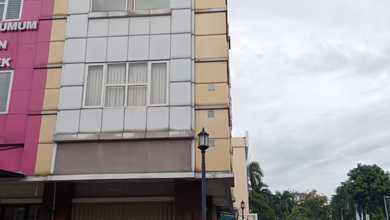 Ruko 3 Lantai Posisi Hoek Hadap Jl Raya Utama BSD Sangat Terawat