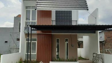 Rumah Mewah Luas 97 m2, area Krian, Sidoarjo