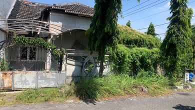 Rumah Modern Luas 220 Jual di Wiyung, Surabaya