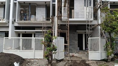 Rumah Dijual di Tenggilis Mejoyo, Surabaya, LB 110m², Harga Kompetitif!