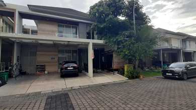Jual Rumah Mewah Luas 240 m2 Kawasan Lakarsantri, Surabaya