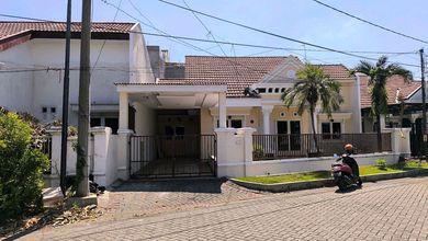 Rumah Dijual di Waru, Sidoarjo, LB 200m², Harga Terbaik!