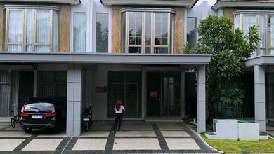 Jual Rumah Bagus Luas 112 m2 area Pakuwon, Surabaya