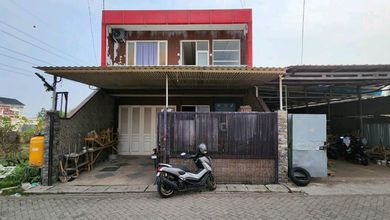 Rumah Dijual di Keputih, Surabaya, LB 320m², Harga Kompetitif!