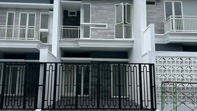Jual Rumah Bagus Luas 102 m2 area Surabaya Kota, Surabaya