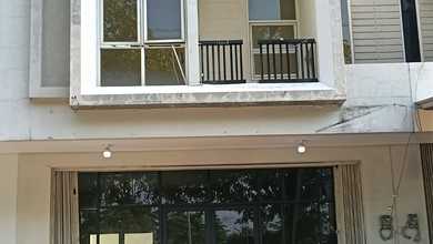 Di Sewakan Ruko Vasana Harapan Indah, Rapi Siap Pakai Harga 55jt / Perth Nego