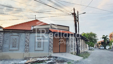 Rumah Mewah Unfurnished Lokasi Strategis di Semarang Utara