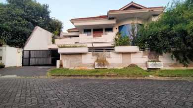 Rumah Eksklusif Luas 988 m2, area Kebon Jeruk, Jakarta Barat