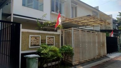 Rumah Cantik 2 Lantai Shm