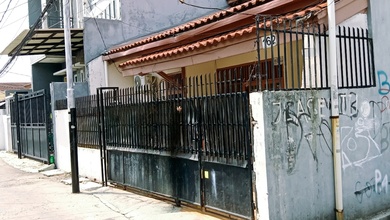 Rumah Hook 104 M² Di Jl Asem Duri Kepa