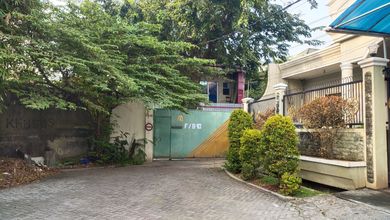Rumah 2 Lantai Di Villa Tomang Mas 