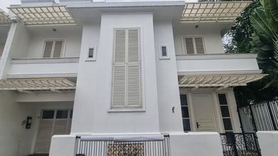 Hunian Mewah di Kemang, Jakarta Selatan, 3 KT, LT 247m²