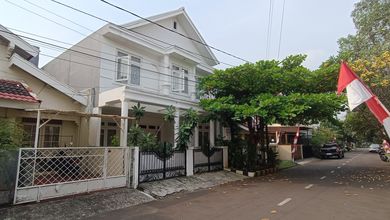 Jual Rumah Megah LT 120 m2 di Bintaro, Tangerang Selatan