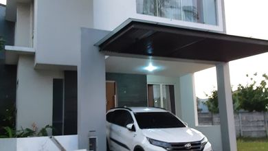 Rumah Modern Luas 100 Jual di Wiyung, Surabaya