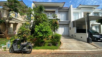 Rumah Modern Luas 162 Jual di Kebon Jeruk, Jakarta Barat