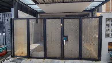 Rumah Modern Luas 97 Jual di Gununganyar, Surabaya