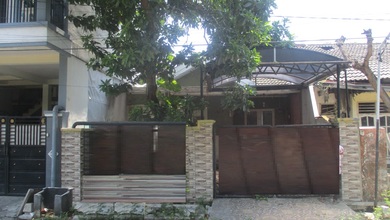 Rumah Dijual di Kebraon, Surabaya, LB 169m², Harga Terbaik!