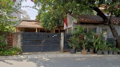 Jual Rumah Siap Huni di Meruya, Jakarta Barat, LT 334 m2
