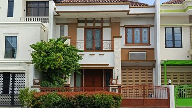 Rumah Eksklusif Luas 220 m2, area Green garden, Jakarta Barat