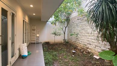 Rumah Premium di Sukolilo, Surabaya, LT 275 m2