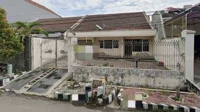 Dijual Rumah Strategis di Dukuh Pakis, Surabaya - LT 264m²