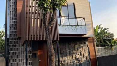 Rumah Mewah di Citraland, Surabaya, 5 Kamar Tidur, LT 168m²