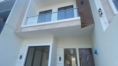 Hunian Prestisius di Kawasan Rungkut, Surabaya, LB 180m², Harga 2,6 Miliar