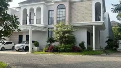Rumah Modern Luas 302 Jual di Citraland, Surabaya