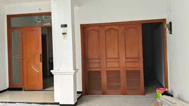 Hunian Elegan di Dukuh Kupang, Surabaya, 3 KT, LT 180m²