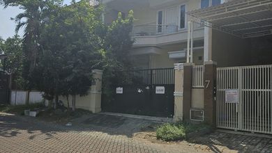 Rumah Prestisius di Kawasan Citraland, Surabaya, LB 300m², Harga 2,75 Miliar