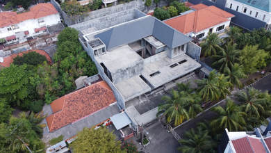 Penawaran Langka, rumah Mewah di Tegalsari, Surabaya, LB 1495m²