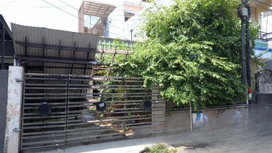 Rumah Modern area Dukuh Pakis, Surabaya, LT 180 m2