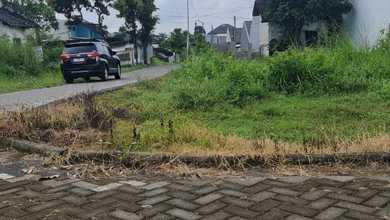 Jual Terjangkau Tanah 240 m2 Lokasi Strategis