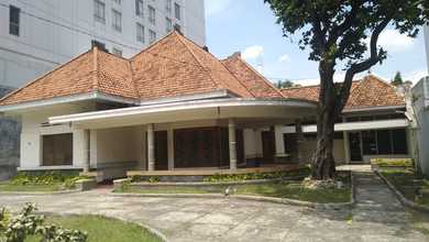 Rumah Mewah Pinggir Jalan Ahmad Yani Semarang 