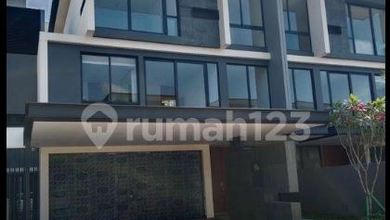 Jual Rumah Cantik Luas 396 m2 area BSD, Tangerang