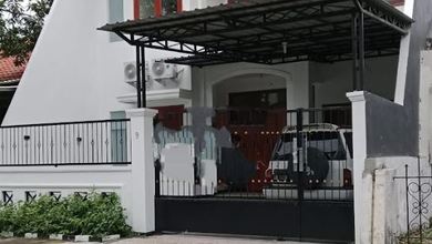 Disewakan Rumah Minimalis Daerah Dukuh Kupang, Surabaya, Luas  180 m2