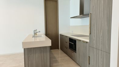 Dijual Segera Apartemen 2BR Semi Furnished Kondisi Bagus Siap Huni