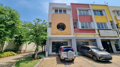 Dijual Ruko Besar  Siap Dipakai Menghadap Jalan Besar