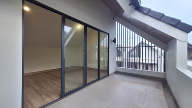 Penawaran Langka, rumah Mewah di Gading Serpong, Tangerang, LB 144m²