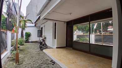Rumah Eksklusif Unfurnished Lokasi Strategis Kawasan Tebet