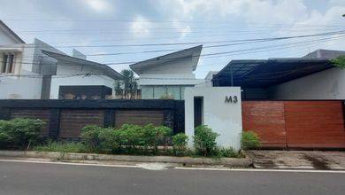 Rumah Modern Luas 479 Jual area Pulo Gadung, Jakarta Timur