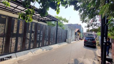 Jual Segera Rumah Mewah di Jatinegara, Jakarta Timur, LT 210 m2