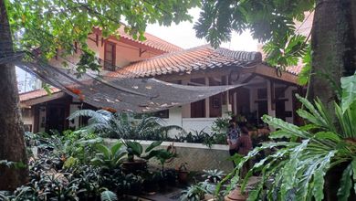 Jual Rumah Bagus Luas 1029 m2 di Cipedak, Jakarta Selatan