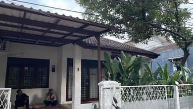 Disewakan Rumah Minimalis Kawasan Bintaro, Tangerang Selatan, LT  135 m2