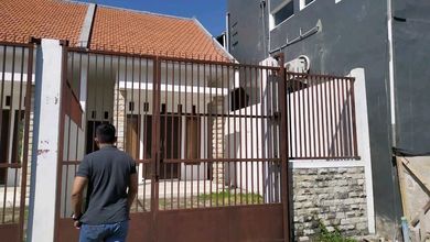 Rumah Siap Pakai di Area Surabaya Kota, Surabaya, LT 100m²