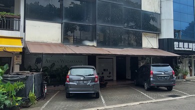 Dijual Ruko Tiga Tingkat Lokasi Strategis Komplek Ruko Grand Wijaya Centre Jl Wijaya II, Pulo, Kebayoran Baru