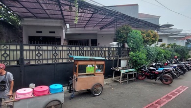 Jual Segera Rumah Elit area Jatinegara, Jakarta Timur, LT 273 m2